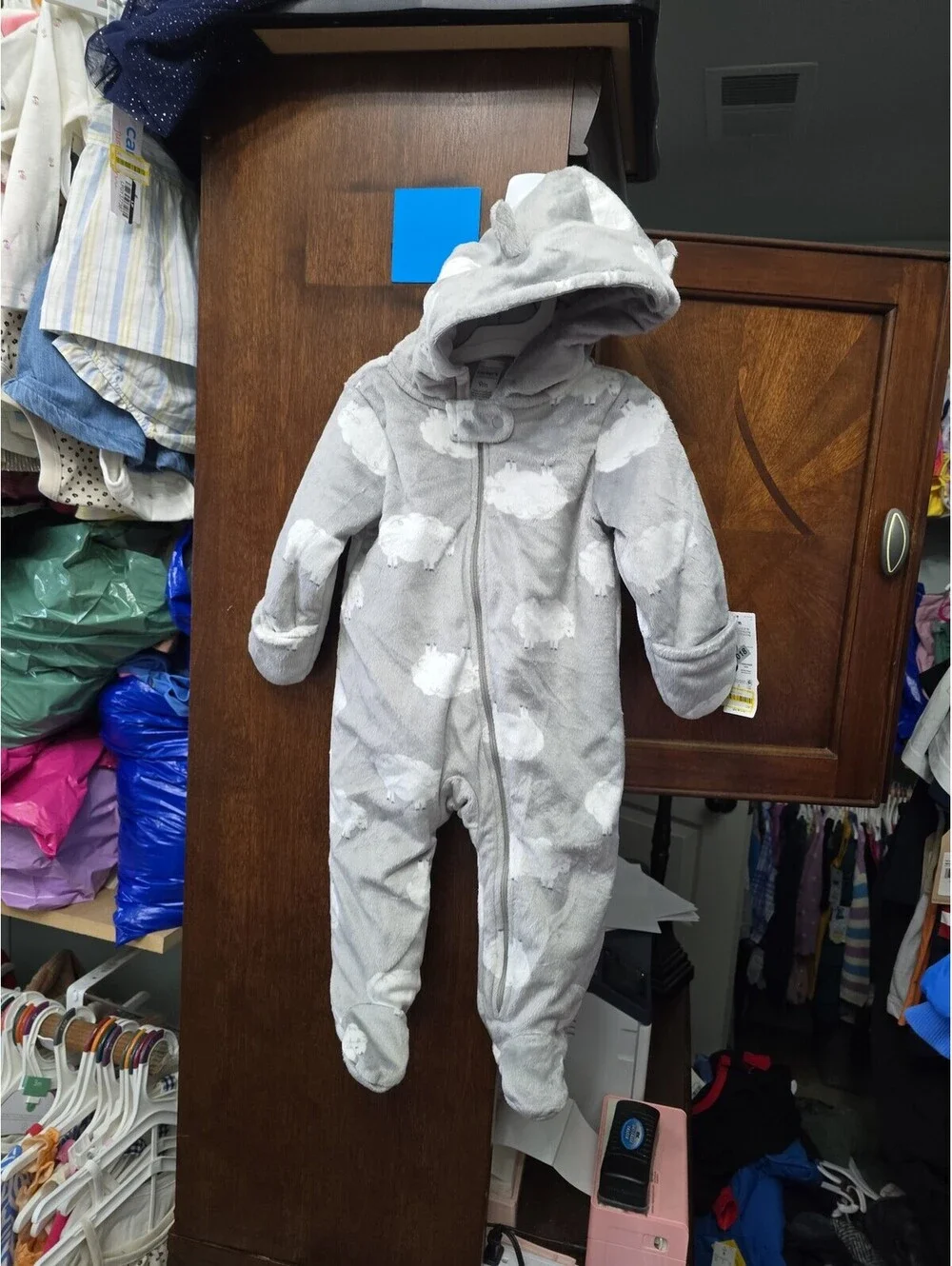 9m brand new baby snowsuit from carter's item.18G2